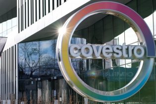 Covestro crea le basi per una crescita sostenibile con la nuova struttura del gruppo