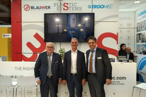 Plastic System was celebrating during Fakuma 2018 a brand new acquisition with Ergomec. In the pic from right Gianfranco Cattapan, Pierangelo Zampieriand, Franco Crivellari Fakuma2018 Plastic System was celebrating during Fakuma 2018 a brand new acquisition with Ergomec. In the pic from right Gianfranco Cattapan, Pierangelo Zampieriand, Franco Crivellari