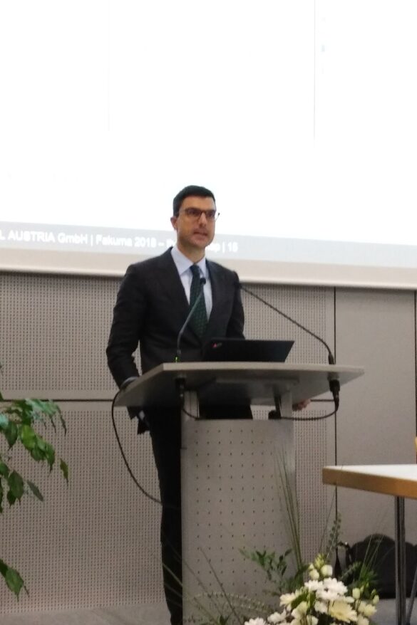 Stefan Engleder helding his speech at Fakuma 2018 Stefan Engleder helding his speech at Fakuma 2018
